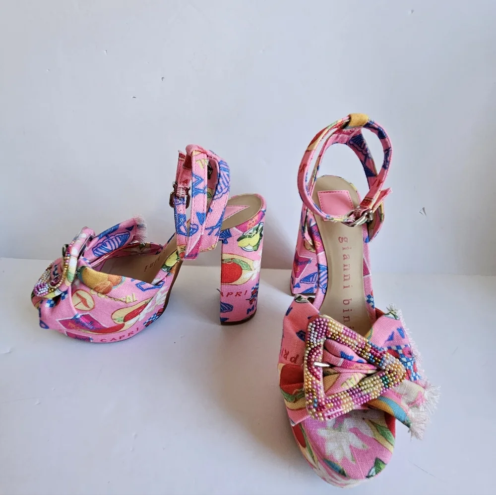 NEW Gianni Bini Printed Linen Mismatched Buckle Platform Dress Sandals Size 5.5